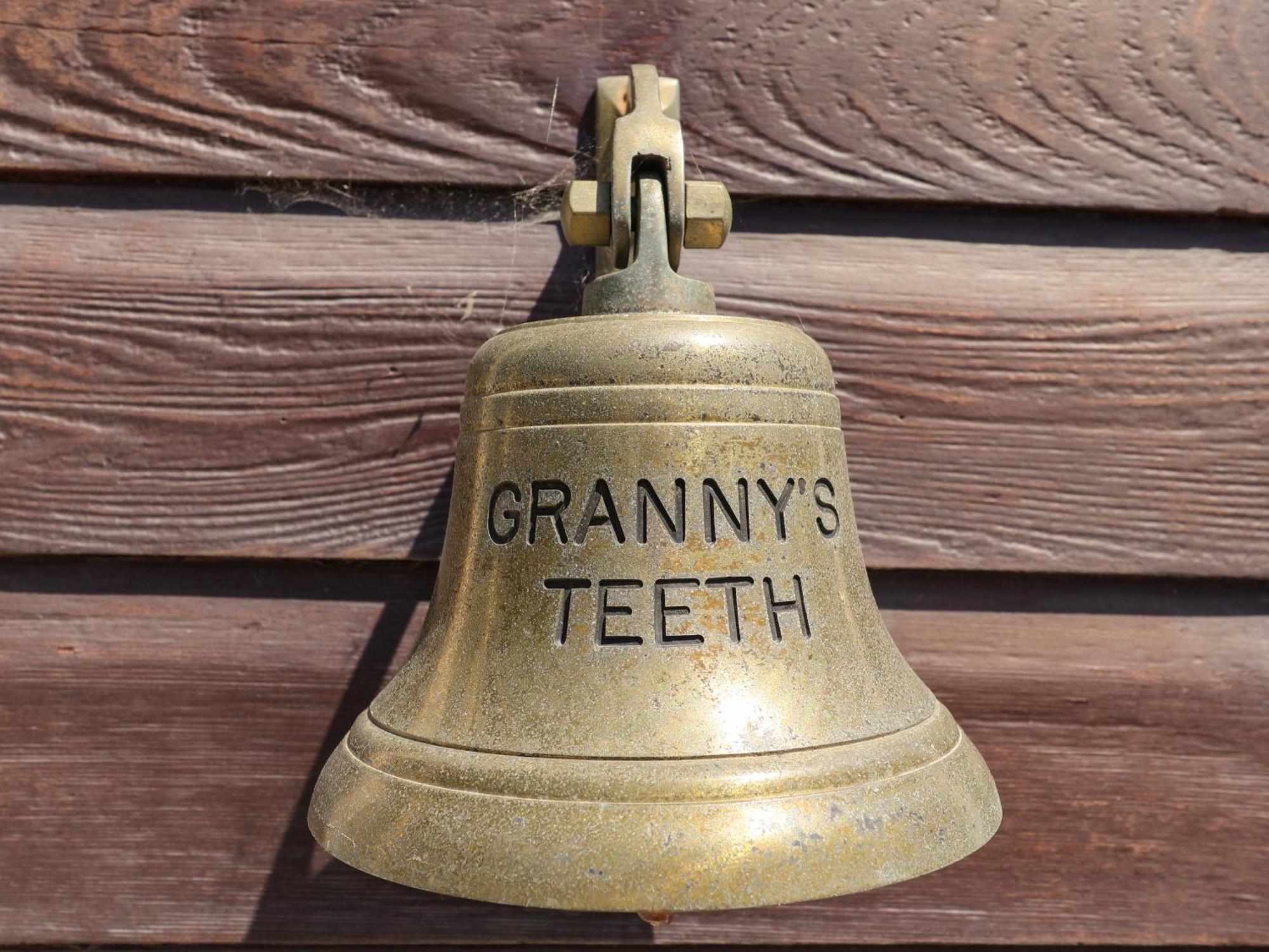 Granny'S Teeth Lyme Regis Exterior foto
