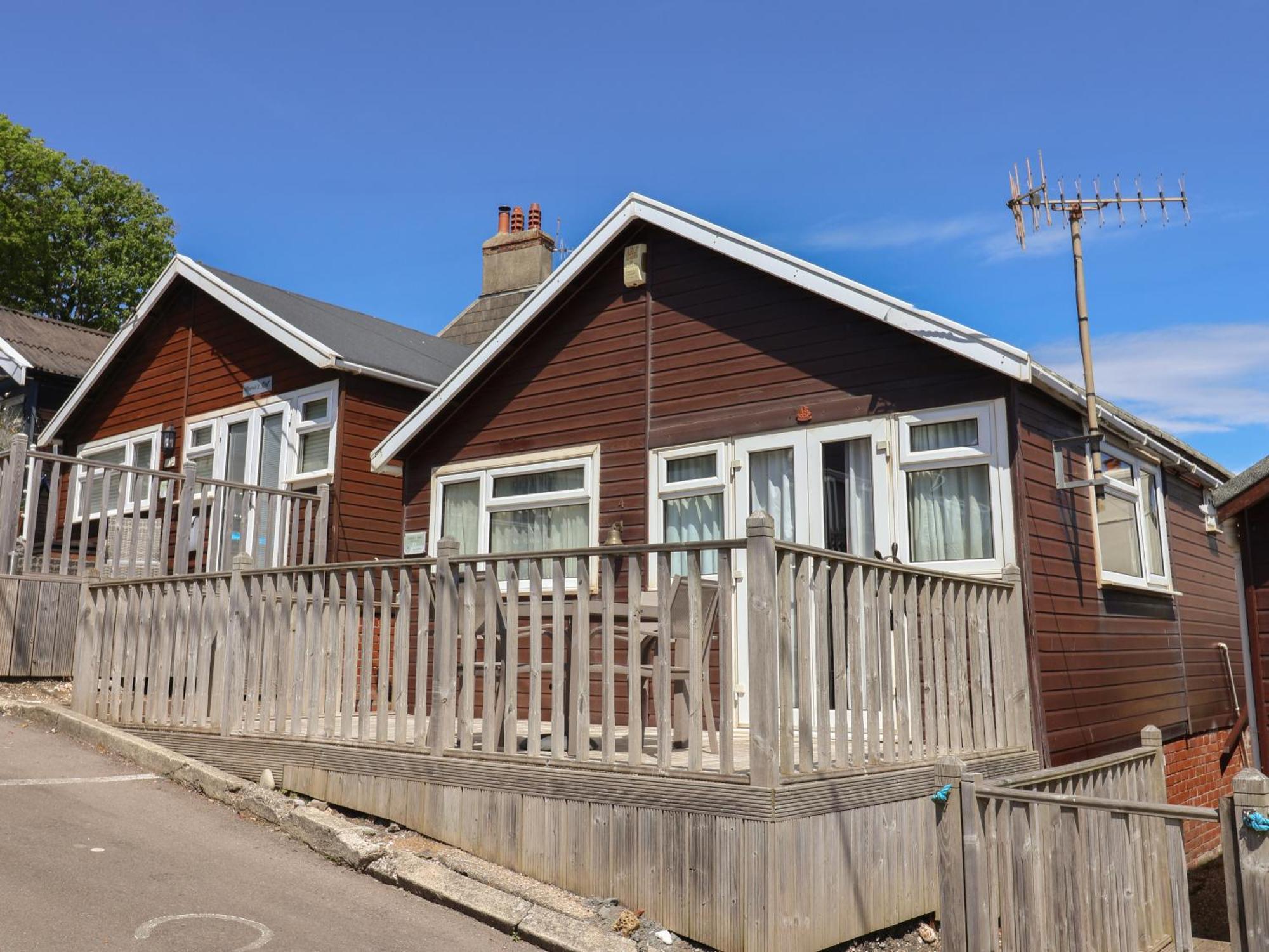 Granny'S Teeth Lyme Regis Exterior foto